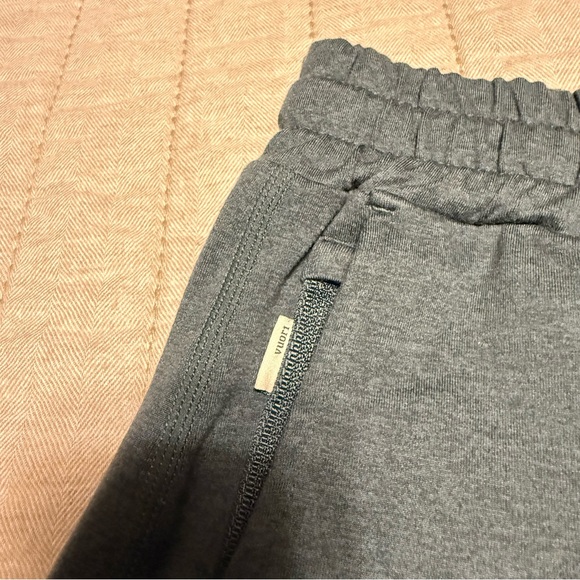 Women's Vuori Gray Shorts - Picture 4 of 4